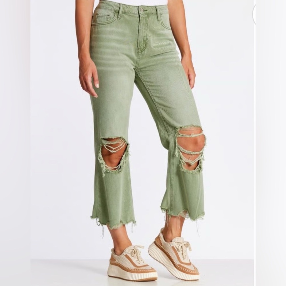 Stylish Green Distressed Women Jeans